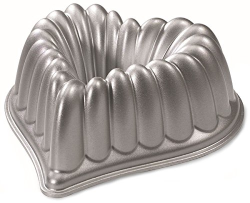 NordicWare 55548 Backform "Herz-Kranz" - Herzkuchen - Motivkuchenform - Aluminiumguss - Volumen: 2,5 l von Nordic Ware