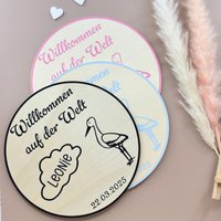 Willkommen Holzschild Geschenk Zur Geburt Für Mädchen Und Junge Mit Name Geburtsdatum | Baby Namensschild Storch Bild Babys Babyzimmer von NordicDeernShop