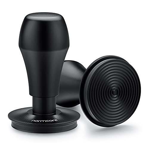 Normcore Espresso-Kaffee-Tamper V4, Titan-PVD-Beschichtung, geriffelter Boden, federbelasteter Tamper, Ersatzfedern für 6,8 kg/11,3 kg/13,6 kg, Griff und Ständer aus eloxiertem Aluminium von Normcore
