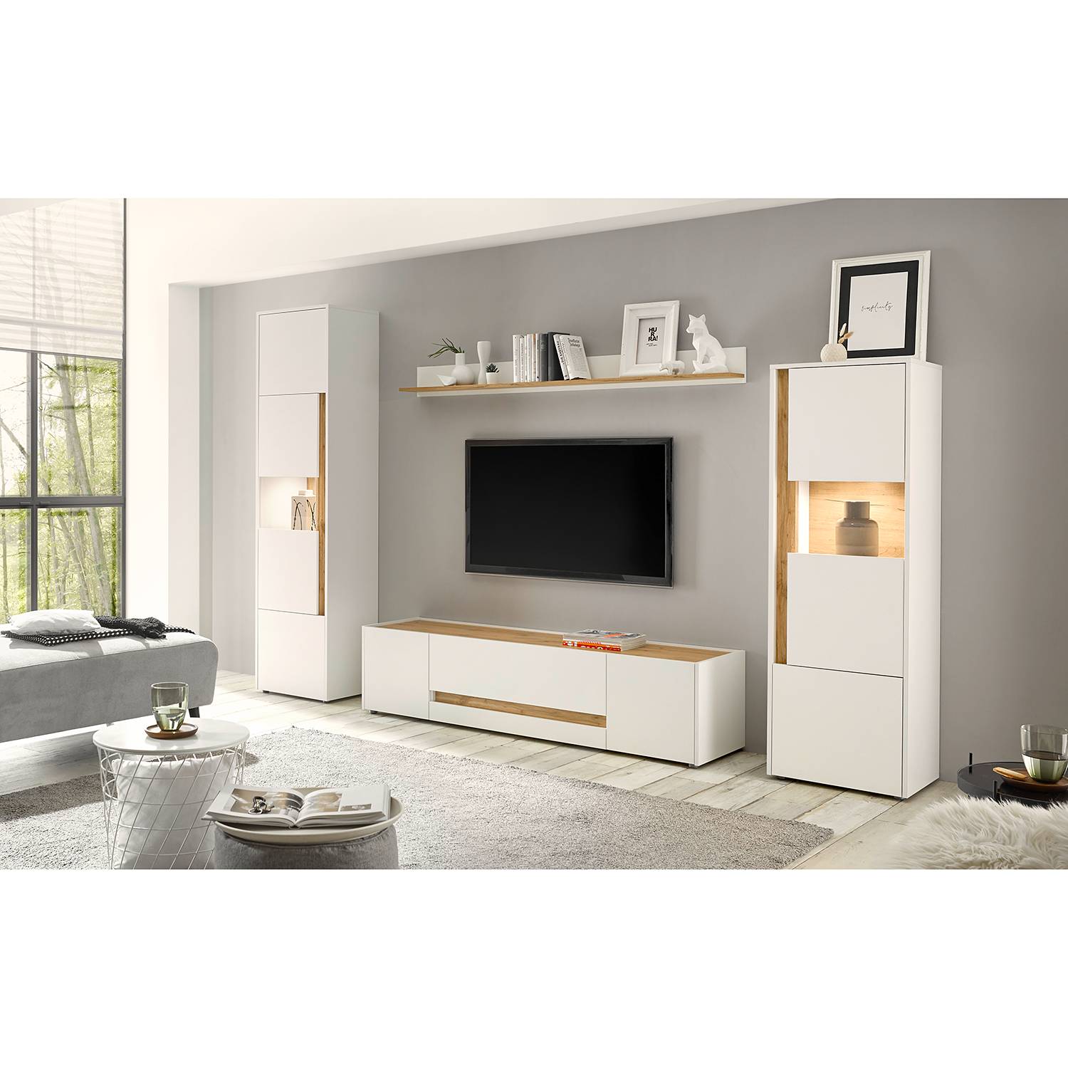 home24 TV-Lowboard I Spanplatte, beschichtet Weiß/Weiß 170cm home24 TV-Lowboard I Spanplatte, beschichtet Weiß/Weiß 170cm von home24