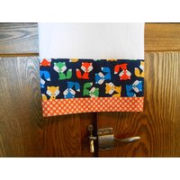 Mehlsack Küche, Kinderzimmer Oder Badezimmerhandtuch Mit Füchsen Print von NorthernOutpostGoods