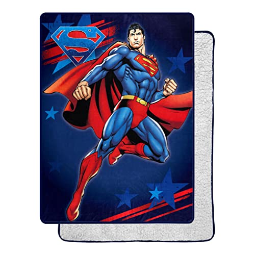 Northwest DC – Superman Silk Touch Sherpa Überwurfdecke, 152,4 x 203,2 cm, American Hero von Northwest