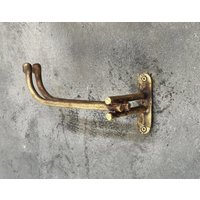 Antiker Messing Toilettenpapier Rollenhalter - Vintage Taschentuchhalter Für Badezimmer von NortonFamilyMillwork