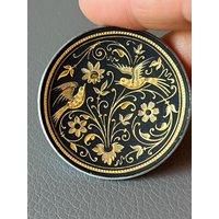 Vintage Toledo Damaszener Vase Gravierte Vögel & Blumen, Schwarzgoldenes Metall von NostalgiaBoutiqueR