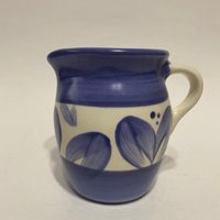 Vintage Pfaltzgraff Villa Flora Mini Krug Sahnekännchen Blue Leaf Flowers Design Mit Punkten 4 1/5 "Krug Boho Chic Dekor Made in Mexico von Nostalgicpossessions