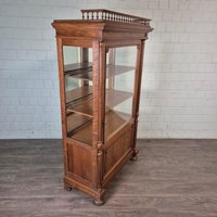 26333 Geschirrschrank Vitrine Gründerzeit 1880 Nussbaum Furniert Antik 26333 Geschirrschrank Vitrine Gründerzeit 1880 Nussbaum Furniert Antik von Nostalgiepalast