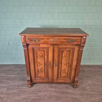 27410 Anrichte Halbschrank Gründerzeit 1880 Nussbaum Furniert Antik 27410 Anrichte Halbschrank Gründerzeit 1880 Nussbaum Furniert Antik von Nostalgiepalast