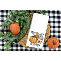 Kürbis Gewürz Ist Besser, Herbst Deko Geschenk Küche Tee/Handtücher von NotSoCountryCrafts