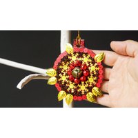 Christbaum Christbaum Rot Golden Ornament Mit Glöckchen. Xmas Flach Hängende Dekoration. Bauble. Collage. Geschenk Zu Weihnachten Christbaum Christbaum Rot Golden Ornament Mit Glöckchen. Xmas Flach Hängende Dekoration. Bauble. Collage. Geschenk Zu Weihnachten von NotaBeneMosaic