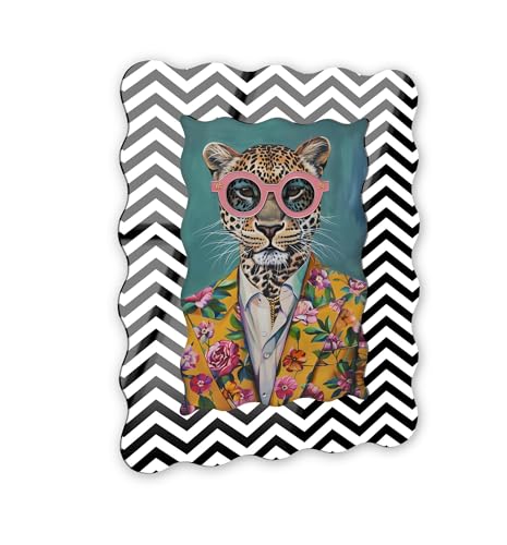 Chic Cheetah Maximalist Wall Art – Schwarz & Weiß gewellter Acryl-Wandrahmen, 25,4 x 38,1 cm – skulpturelle dimensionale Wandkunst – moderne Dekoration von NOTORIART von NotoriArt