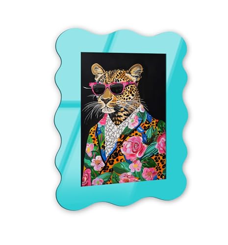 Gala Cheetah Maximalist Wall Art – Aqua Curvy Acryl Wandrahmen 40,6 x 61 cm – skulpturelle dimensionale Wandkunst – Modern Decor von NOTORIART von NotoriArt