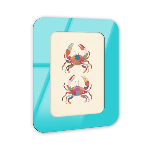 Twin Crabs Retro Coastal Decor Art – Aqua abgerundeter Acryl-Wandrahmen, 40,6 x 61 cm – skulpturelle dimensionale Wandkunst – Modern Decor von NOTORIART von NotoriArt