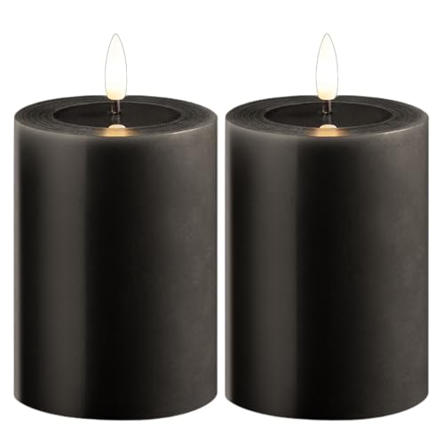 2er Set Stumpenkerzen LED grau klein - Echtwachskerze mit beweglicher Flamme flackernd mit Echtwachspiegel - Timerfunktion für 6 Stunden warmweißes Licht 7,5cm ø 10cm Höhe - 2 AA Batterien nötig 2er Set Stumpenkerzen LED grau klein - Echtwachskerze mit beweglicher Flamme flackernd mit Echtwachspiegel - Timerfunktion für 6 Stunden warmweißes Licht 7,5cm ø 10cm Höhe - 2 AA Batterien nötig von Novaliv