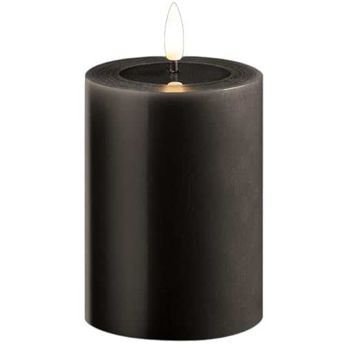 Kleine LED Stumpenkerze mit Timer grau 7,5cm ø, 10cm H, Echtwachspiegel ON/Off-Timer 6H, 2 AA Batterien nötig LED Echtwachskerze mit Flackereffekt flammenlose Stumpenkerze LED Kerze schmal und klein von Novaliv