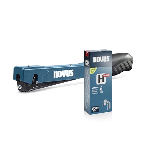 NOVUS TOOLS Hammertacker J-022 Set mit 5000 Klammern │ Leichter, robuster Schlagtacker aus Vollmetall mit Soft-Griff und Schnellladesystem │ Für Feindrahtklammern Typ 37 von 4-6 mm von Novus Tools