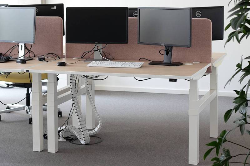 home24 Workbench-Arbeitsplatz eModel 2.0 140cm Braun/Kaisersberg Eiche Dekor Höhenverstellbar von home24