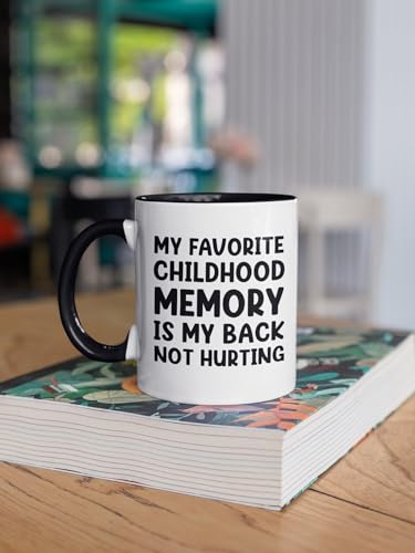 Nufar Tasse mit Aufschrift "Bad Back", "My Favorite Childhood Memory is my Back Not Hurting" Tasse, lustige Kaffeetasse mit gebrochenem Rücken, Alter Mann Frau Wirbelsäule, 325 ml Keramiktasse von Nufar
