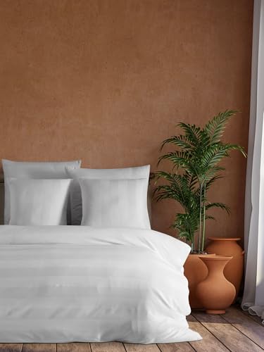 Nuit Des Rêves Double Quilt Cover Set (200 x 200 cm), White, 70% Cotton/30% Polyester | 2 Pillowcases (80 x 80 cm) | Machine Washable, Elegant Button Closure von Nuit Des Rêves