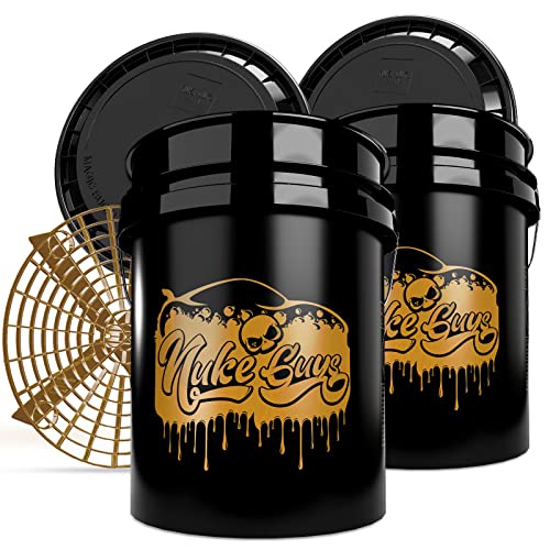 Nuke Guys Gold Bucket Limited Set - 2X Wascheimer 5 Gallonen mit 2X Eimerdeckel und Grit Guard Eimereinsatz - Autowascheimer mit Deckel und Schmutzsieb für die schonende Autowäsche/Motorradwäsche von Nuke Guys