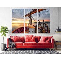 Sonnenaufgang Am Meer Wandkunst Landschaft Setzt Segelboot Wand Dekor Reflexionen Gold Sonnenlicht Kunstdruck Yacht Lenkrad Leinwand von NumberOneUA