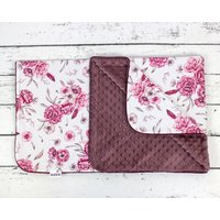 Pfingstrosen Blumen Baby Decke, Personalisierte Handgemachte Minky Monogramm Decke | Neu von NuvaArt