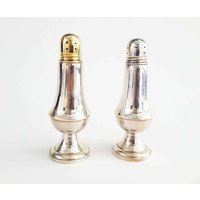 Die Schlichte Sterling Silber Vintage 60Er Jahre Alvin Salz X Pfeffer Streuer Antike Servier Tischwäsche, Küchen Dekoration, Setting Die Schlichte Sterling Silber Vintage 60Er Jahre Alvin Salz X Pfeffer Streuer Antike Servier Tischwäsche, Küchen Dekoration, Setting von OBJECTSofMATTER