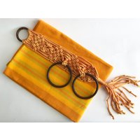 The Sunburst Siesta Vintage 70Er Jahre Makramee Pflanzenhalter X Wolldecke Strand Decke Picknick Abdeckung Wohndekor Wandbehang von OBJECTSofMATTER