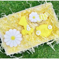 Gänseblümchen Baby Erster Geburtstag Keks Candy Bar Babyparty von ODDAcake