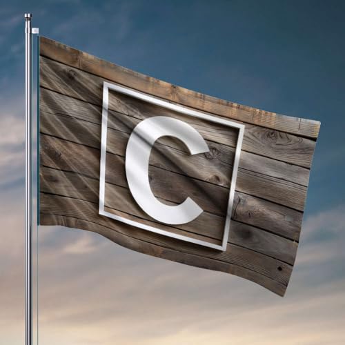 Coole Flaggen für Jungs, der Buchstabe "C" ist gut sichtbar auf einem Holzhintergrund. Flagge, Terrasse, Dekoration, Männerhöhle, Zubehör und Dekoration (60 x 90 cm) von OGBD