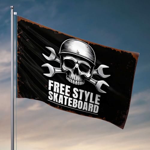 Grafische Flaggen für Zimmer, Totenkopf mit Schraubenschlüsseln und Text "Free Style Skateboard", Flagge, Camper, Dekoration, Herren, Höhlendekoration (152 x 244 cm) von OGBD