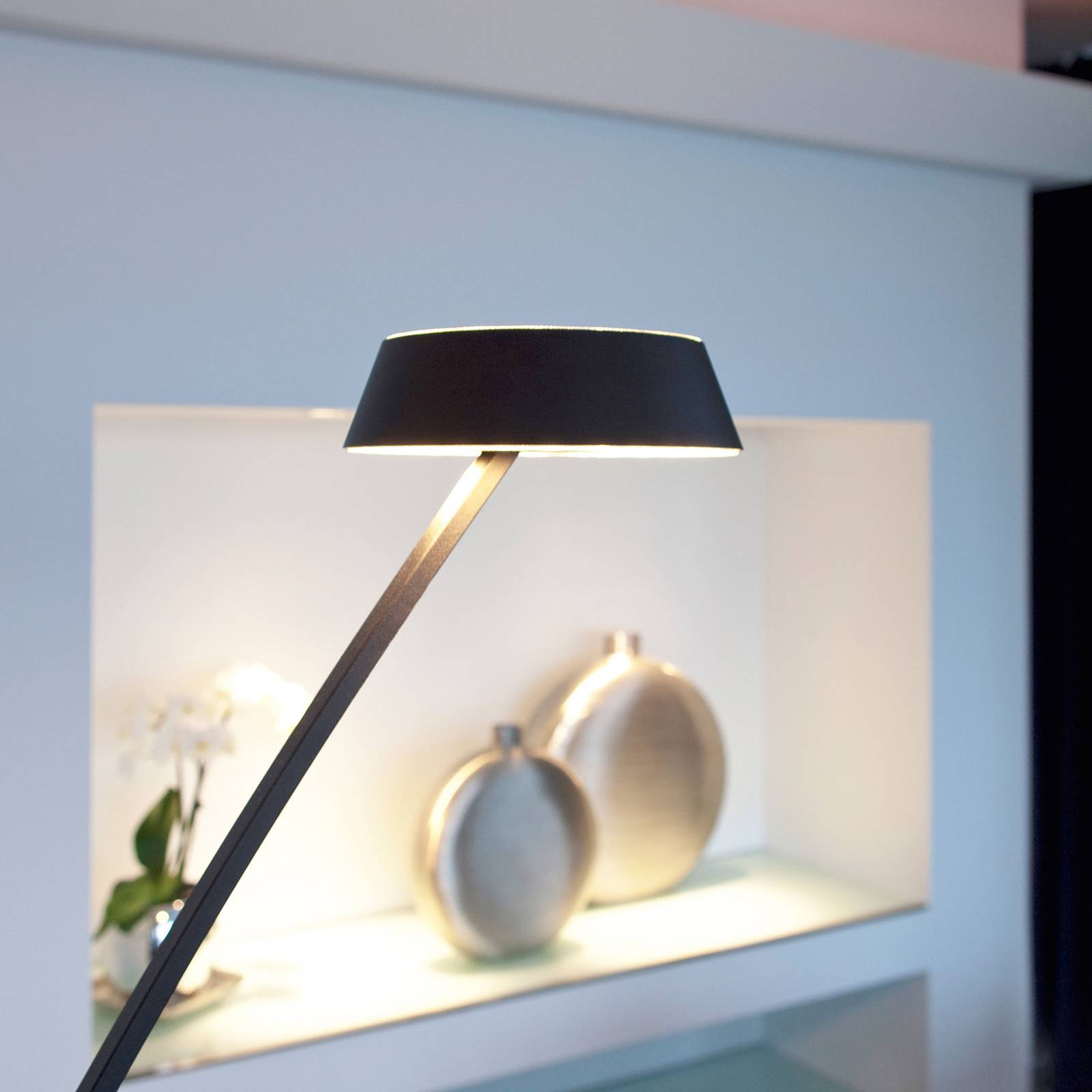 OLIGO Glance LED-Stehlampe gebogen schwarz matt von Oligo