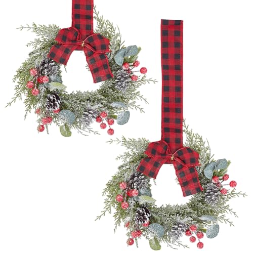 OLYCRAFT Weihnachtskränze für Kerzen, kleine Küchenschränke, 22,6 x 24,8 cm, rote Beere mit roter und schwarzer karierter Schleife, Bauernhaus-Kranz für Urlaub, Weihnachten, Party, Fenster, Tür OLYCRAFT Weihnachtskränze für Kerzen, kleine Küchenschränke, 22,6 x 24,8 cm, rote Beere mit roter und schwarzer karierter Schleife, Bauernhaus-Kranz für Urlaub, Weihnachten, Party, Fenster, Tür von OLYCRAFT