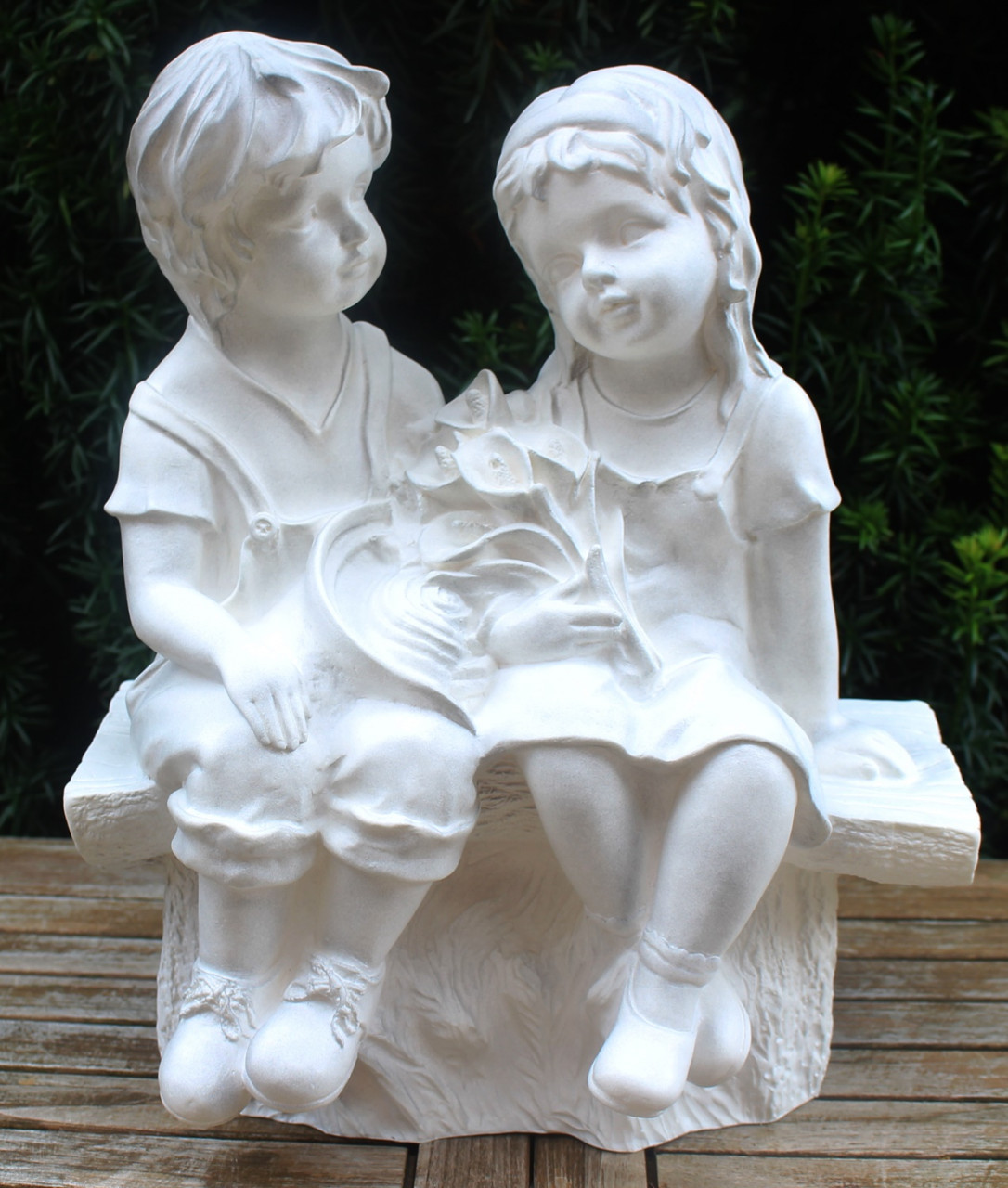 Deko Figur Statue Mädchen und Junge auf Bank H 38 cm Kinderpaar Gartenfigur Dekofigur aus Kunststoff von OM