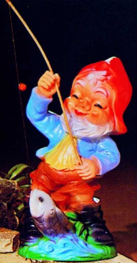 Gartenzwerg Deko Garten Figur Zwerg Angler mit Angel u. Fisch Gartenfigur aus Kunststoff H 31 cm von OM