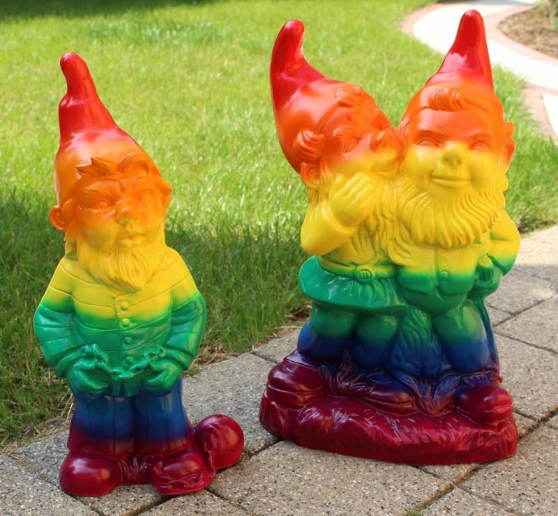 Set: 2-er Satz Gartenzwerge Zwerg Schwules Pärchen u. Sträfling Regenbogen Pride H 36-39 cm von OM