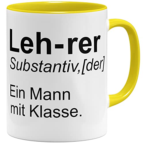 OM3® Ein Mann mit Klasse - Lehrer Tasse mit Spruch - Lehrergeschenk - Keramik Becher - 11oz 325ml - Beidseitig Bedruckt - Gelb von OM3