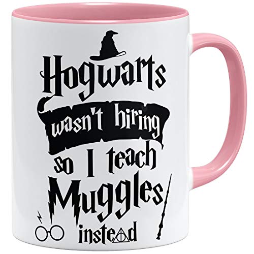 OM3® Hogwarts Wasn't Hiring so I Teach Muggles Instead Tasse | Keramik Becher | 11oz 325ml | Beidseitig Bedruckt | Rosa von OM3