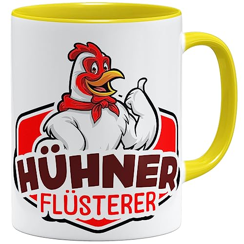 OM3® Hühnerflüsterer Tasse Farmer Hühner Flüsterer Huhn Hahn IV | Keramik Becher | 11oz 325ml | Beidseitig Bedruckt | Gelb von OM3