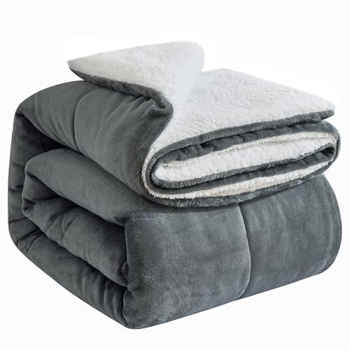 OMERAI Kuscheldecke Grau 150x200cm – Flauschige Sherpa Fleecedecke, Dicke Weiche Sofadecke & Couchdecke, Wendbare Wohndecke als Sofaüberwurf, Warm und Maschinenwaschbar OMERAI Kuscheldecke Grau 150x200cm – Flauschige Sherpa Fleecedecke, Dicke Weiche Sofadecke & Couchdecke, Wendbare Wohndecke als Sofaüberwurf, Warm und Maschinenwaschbar von OMERAI