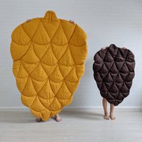 Große Pinecone Spieldecke Aus Naturfarbenem Leinen, in Verschiedenen Farben Wählbar von OMOLOKO