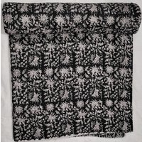 Schwarz Floral Block Print Kantha Quilt Handgemachte Boho Bettwäsche Aus Baumwolle Schwarz Floral Block Print Kantha Quilt Handgemachte Boho Bettwäsche Aus Baumwolle von OMRAHOMEDECOR