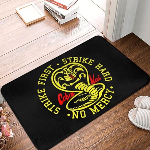 OOAHJEID Fußmatte Badteppich Teppich Cobra Kai Küchen-/Badematten rutschfest für den Außenbereich Strike First Strike Hard 80er-Jahre-Film Fußmatte Eingangsteppich OOAHJEID Fußmatte Badteppich Teppich Cobra Kai Küchen-/Badematten rutschfest für den Außenbereich Strike First Strike Hard 80er-Jahre-Film Fußmatte Eingangsteppich von OOAHJEID
