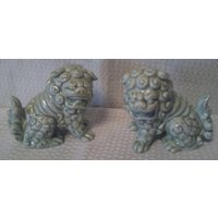 Seladon Foo Hunde Shaker von OPALSMILKYWAYBAZAR