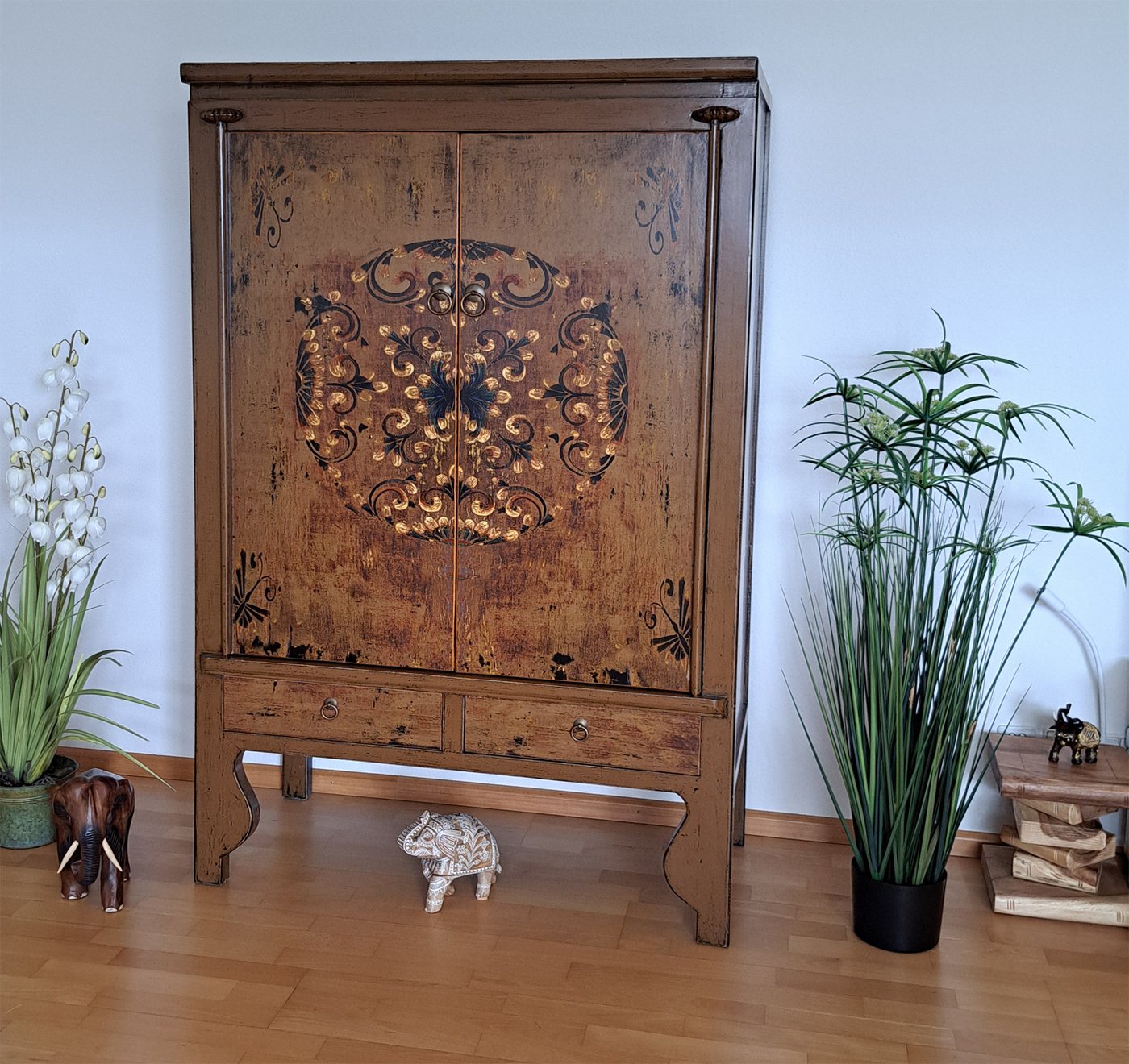 OPIUM OUTLET Drehtürenschrank Schrank Kommode Möbel chinesisch asiatisch Vintage Original Hochzeitsschrank aus China, Breite 105 cm, Höhe 175 cm, Tiefe 55 cm, komplett montiert, Lieferung in die Wohnung, orientalisch von OPIUM OUTLET