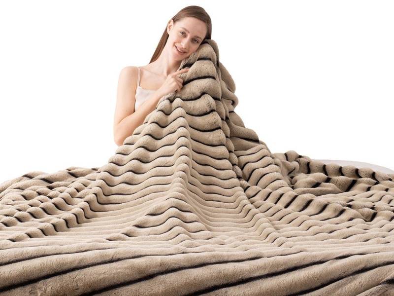 Wohndecke Kunstfell-Decke, Premium Kuscheldecke weich beidseitig, ORHOPUI, doppelseitig, 152.5×127cm, braun Wohndecke Kunstfell-Decke, Premium Kuscheldecke weich beidseitig, ORHOPUI, doppelseitig, 152.5×127cm, braun von ORHOPUI