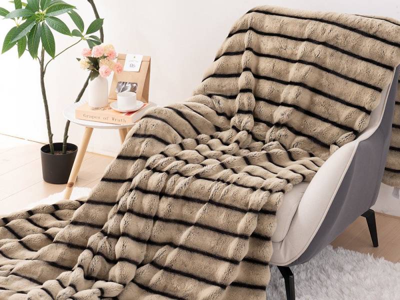 Wohndecke Kunstfell-Decke, Premium Kuscheldecke weich beidseitig, ORHOPUI, doppelseitig, 152.5×127cm, braun Wohndecke Kunstfell-Decke, Premium Kuscheldecke weich beidseitig, ORHOPUI, doppelseitig, 152.5×127cm, braun von ORHOPUI