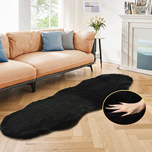 ORINOVA Teppich Schlafzimmer Flauschig Schwarz 60x180 cm Fellteppich Kunstfell Teppich Weich Wohnzimmer Waschbar Kurzflor Fellform von ORINOVA