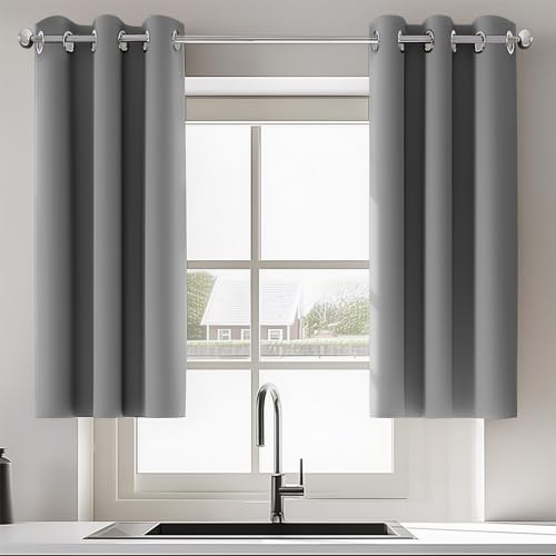 ORINOVA Thermovorhang Hitzeschutz Blickdicht Vorhang Kurz 87x114 cm 2er Set Grau Blackout Vorhänge Schlafzimmer Wohnzimmer Schallschutz mit Ösen ORINOVA Thermovorhang Hitzeschutz Blickdicht Vorhang Kurz 87x114 cm 2er Set Grau Blackout Vorhänge Schlafzimmer Wohnzimmer Schallschutz mit Ösen von ORINOVA