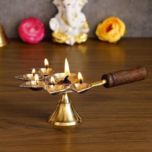 Diya-Set aus antikem Messing für Puja-Zimmer – Diwali Diya – Diwali Dekorationen Artikel für Zuhause und Diwali Geschenke (Arti 02) von OSNICA