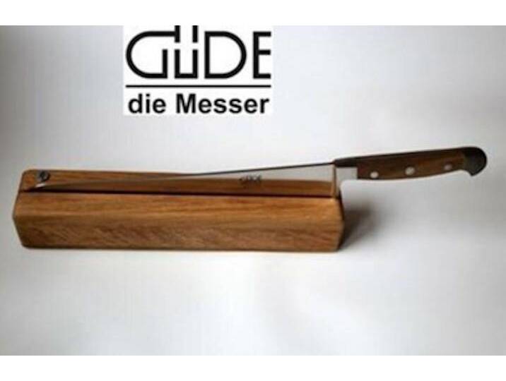 Güde Messer Solingen Brotmesser Güde Brotmesser 32 cm Griff aus Walnuss mit Messerhalter aus Eiche Güde Messer Solingen Brotmesser Güde Brotmesser 32 cm Griff aus Walnuss mit Messerhalter aus Eiche von OTTO